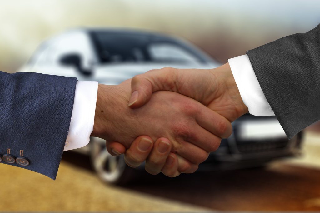 Contacta con APARISI MOTORS handshake, autokaufmann, automobile, to buy, contract, buyer, dealer, car dealer, shaking hands, company, financial world, finance, federation, alliance, teamwork, collaboration, modern, men's suit, dealer, car dealer, car dealer, car dealer, car dealer, car dealer